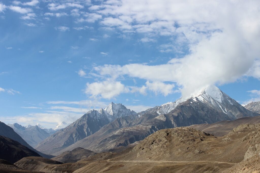 chandratal lake trek